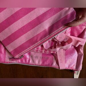 Rare Beautiful set of 3 brand new Victoria’s Secret cosmetic bags sm, m, large